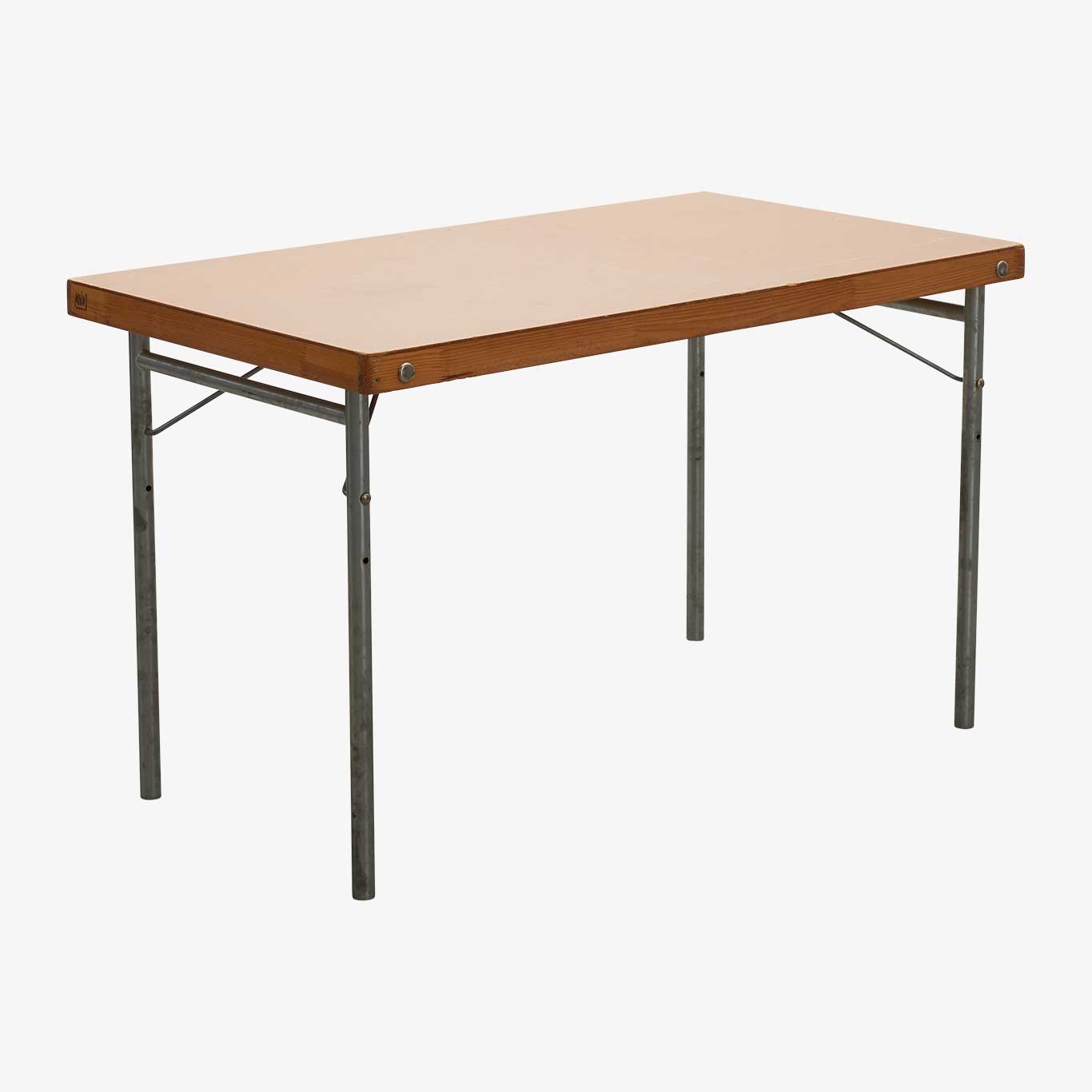 Fällbord med masoniteskiva