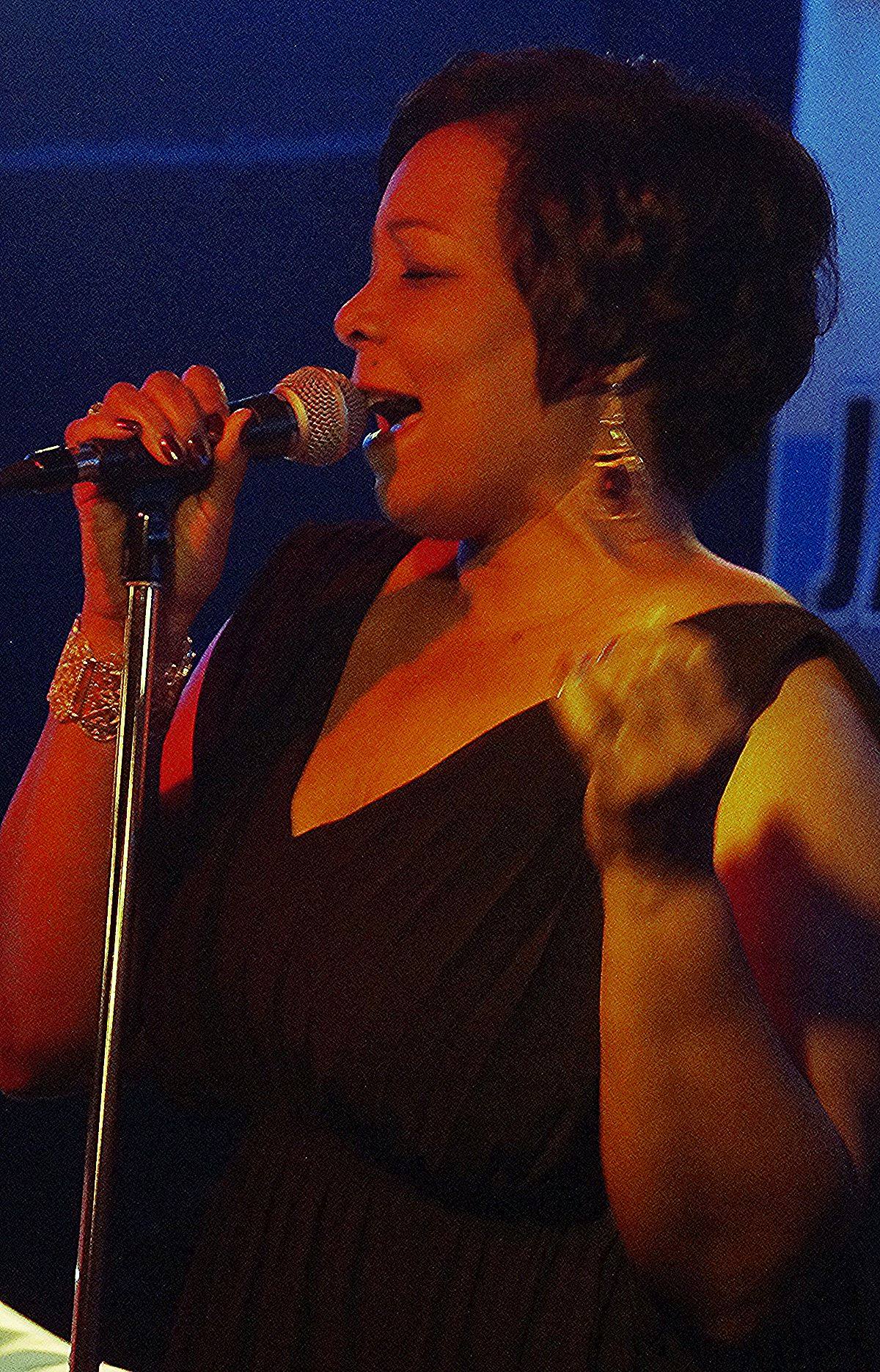 Kelli Campbell, vocalist