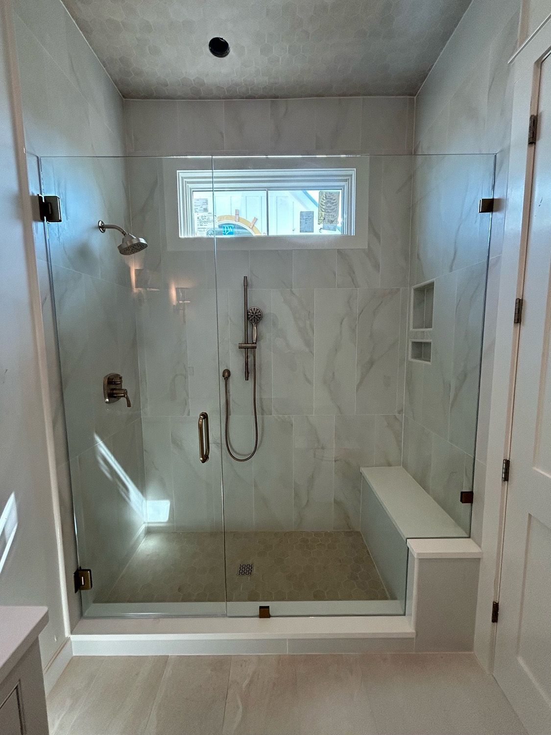 Frameless shower door 160