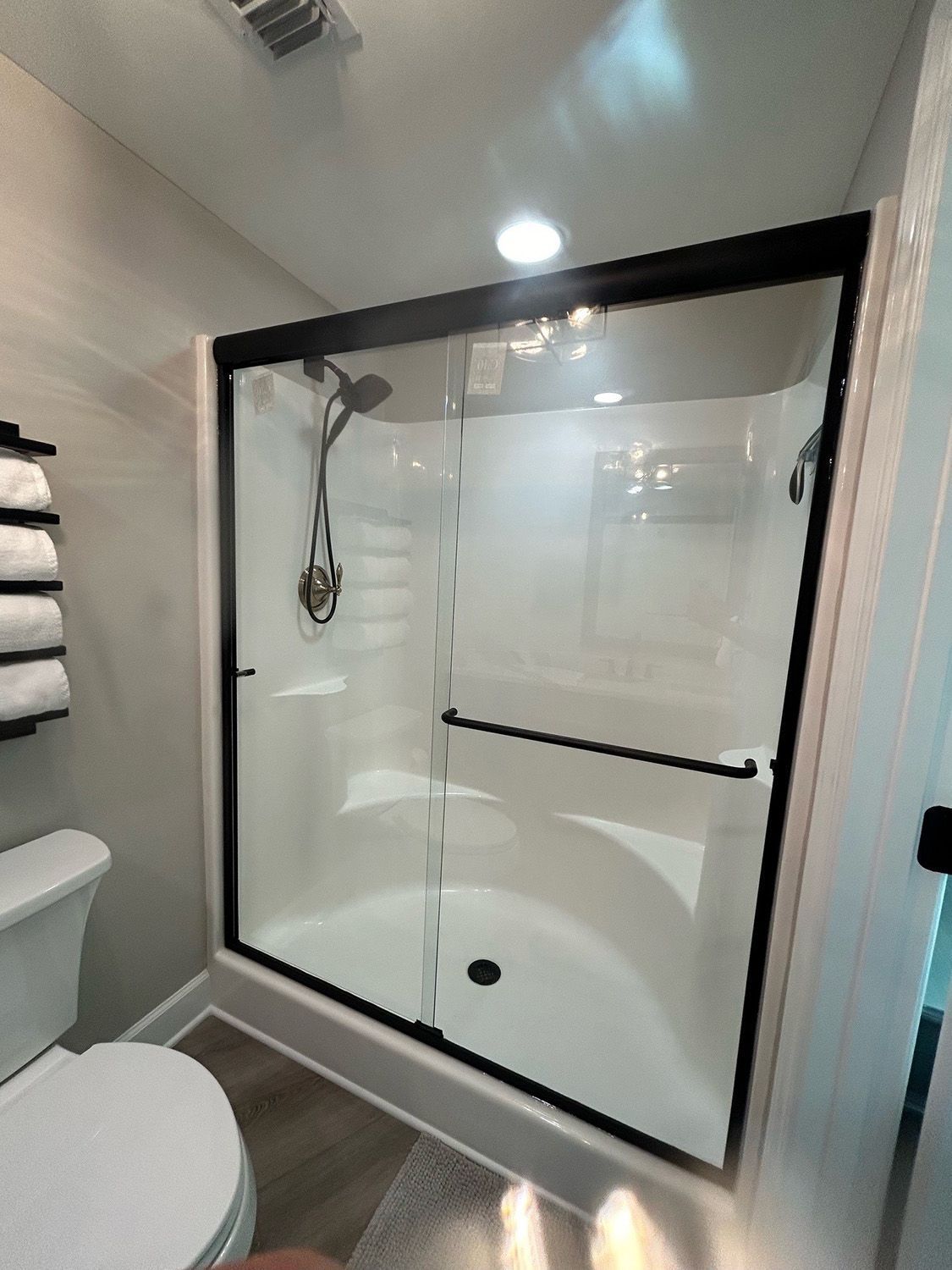 Semi-Frameless shower door 16