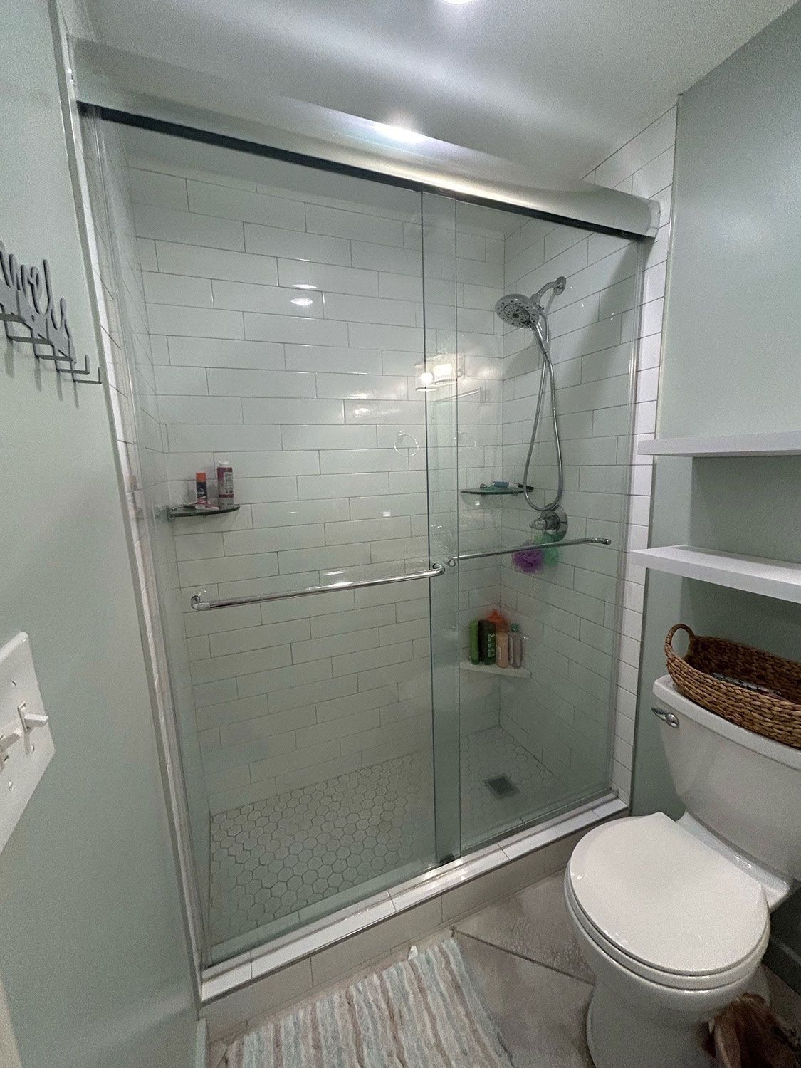 Semi-Frameless shower door 9