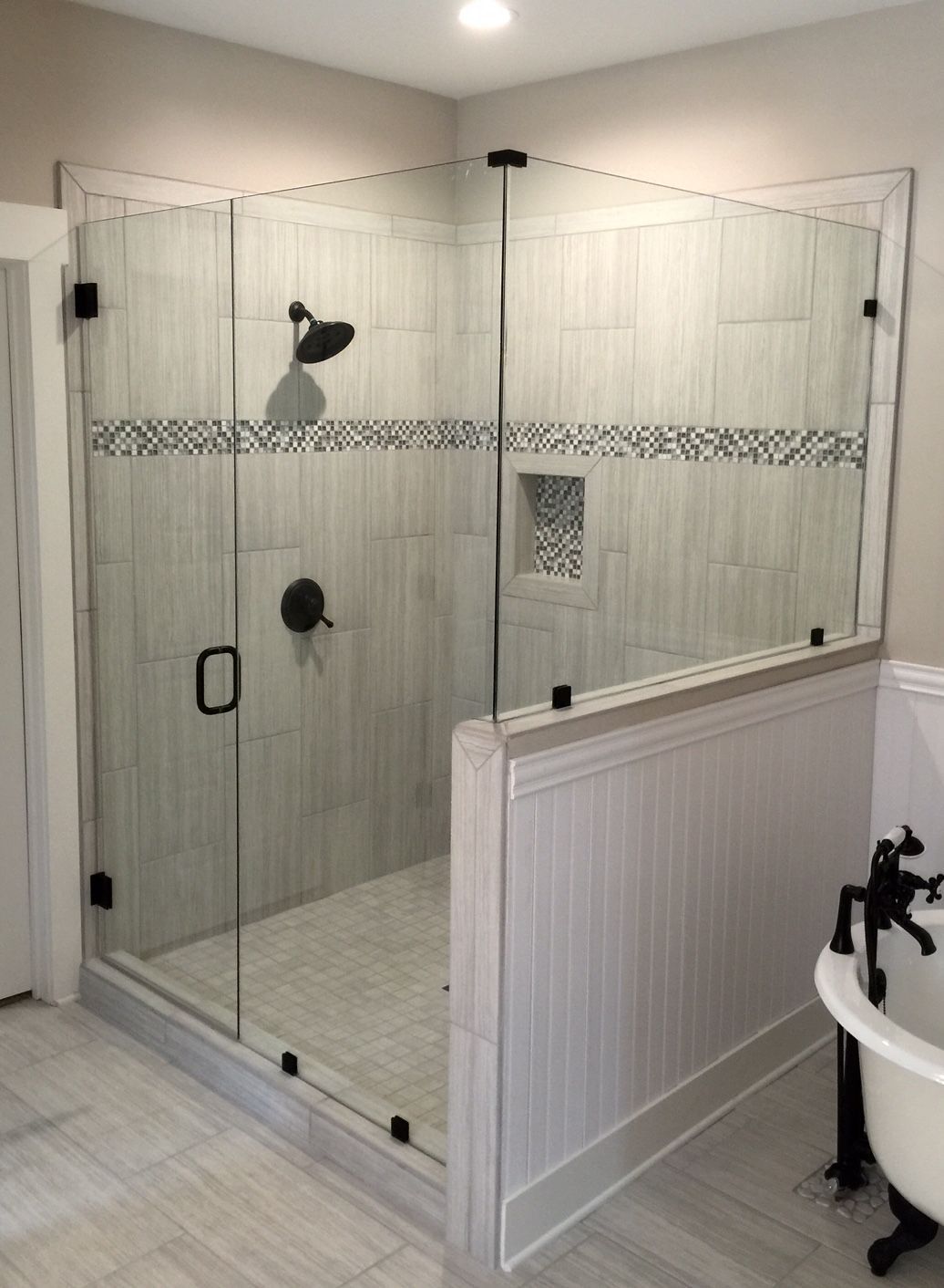 Frameless shower door 178