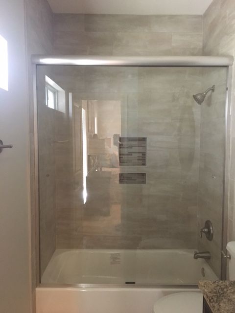 Semi-Frameless shower door 2