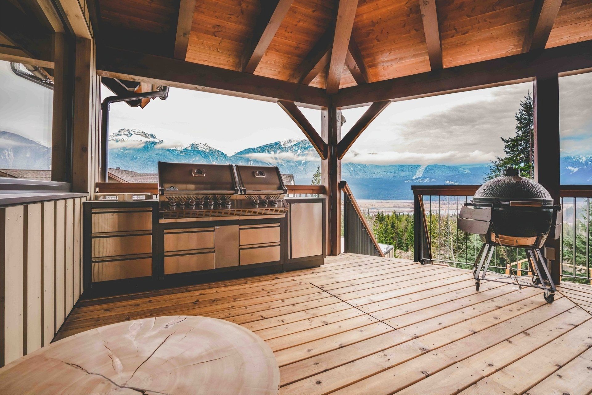 Outdoor grilling area at Flying Moose Chalet, Revelstoke, BC