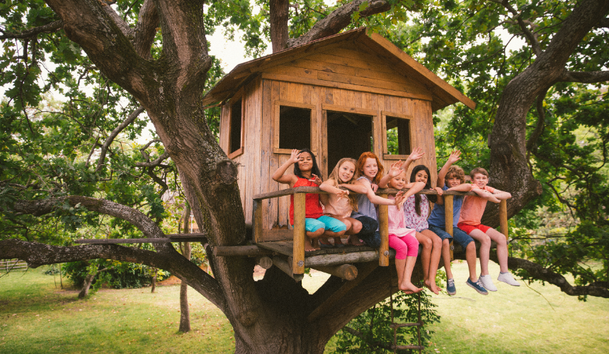 A garden should spark a child’s imagination, turning everyday spaces into adventure places. From secret hideouts to pirate ships, a treehouse can inspire endless creative games. 