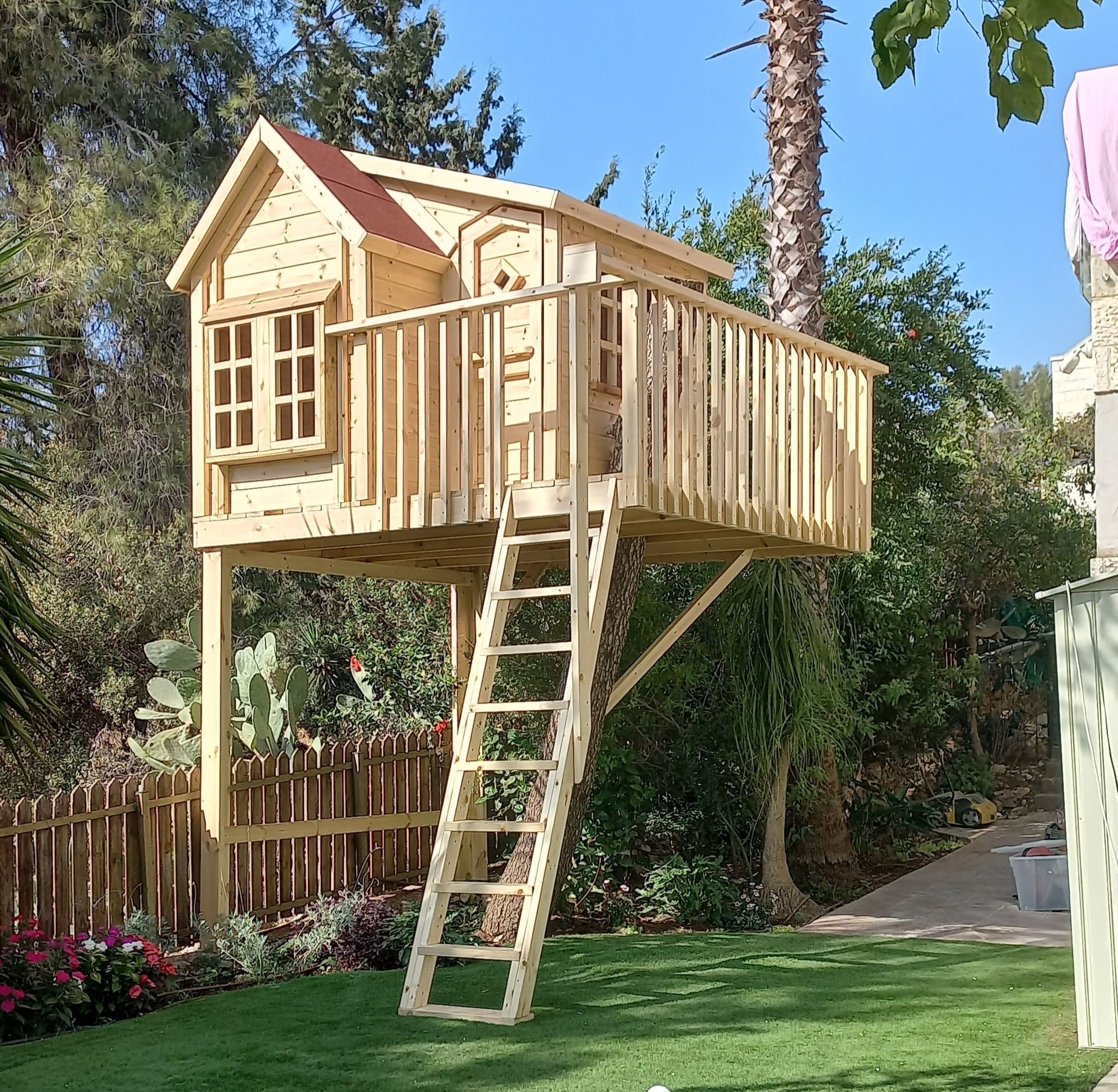 בית עץ גבוה לילדים