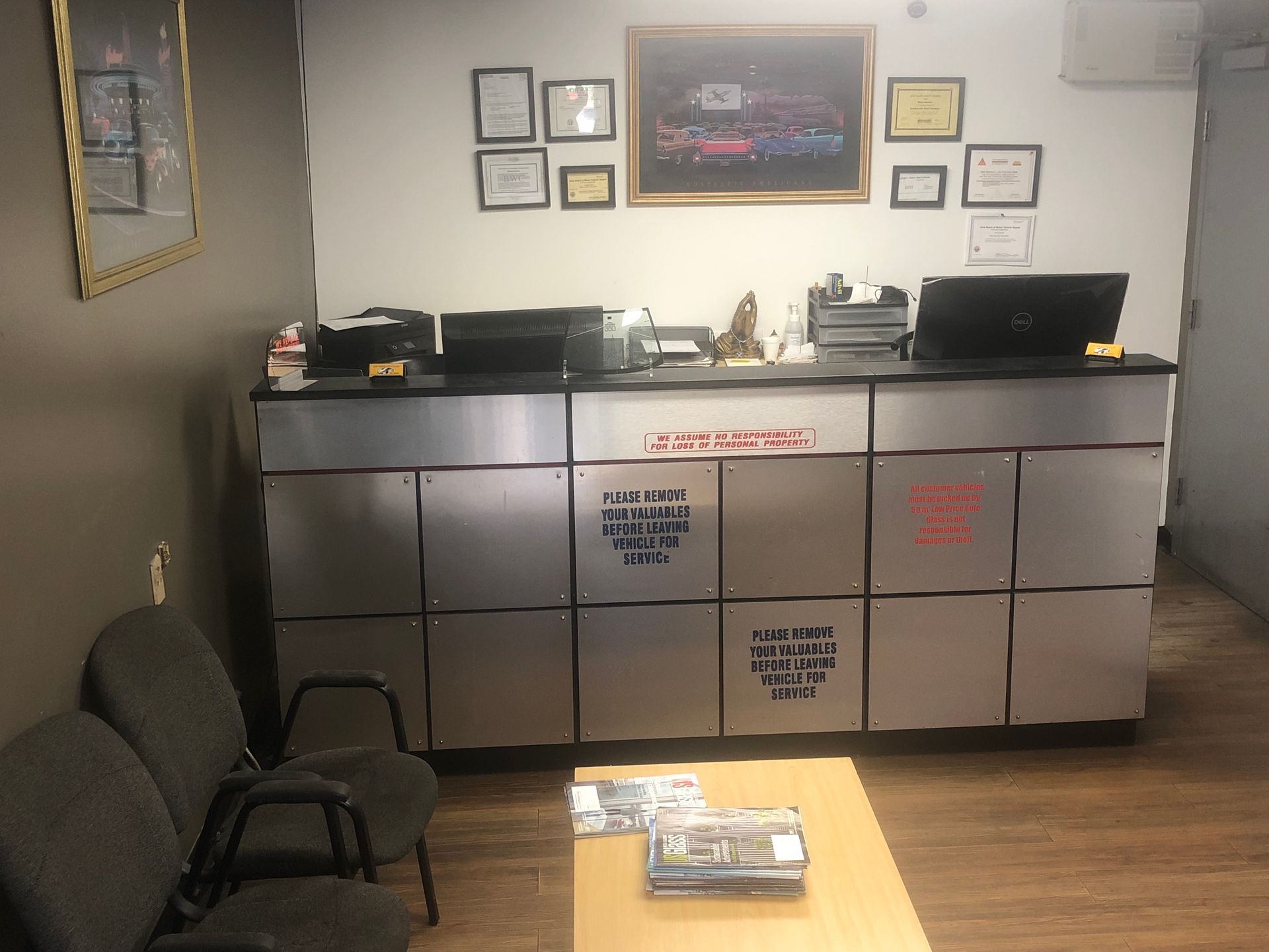 Company Lobby – Columbus, OH – Low Price Auto Glass