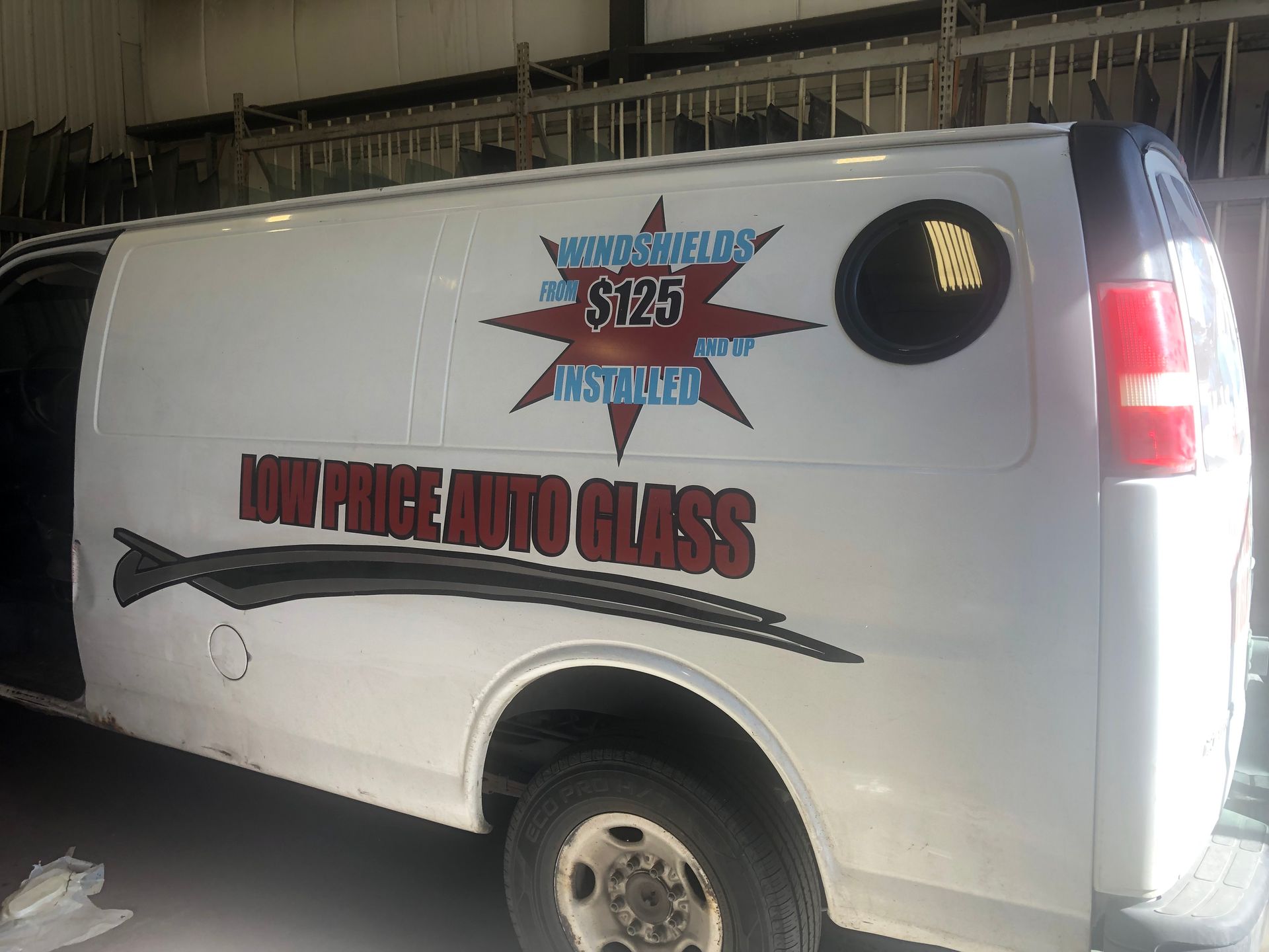 White Company Van – Columbus, OH – Low Price Auto Glass