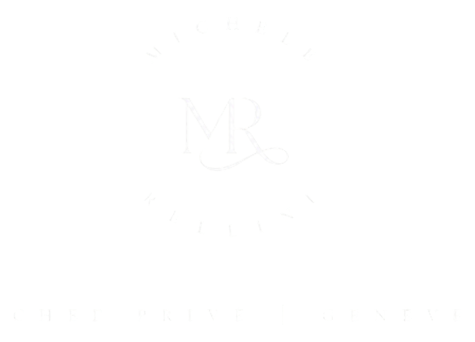 Image blanche pâle, presque vide, avec un logo ou un texte central à peine visible.