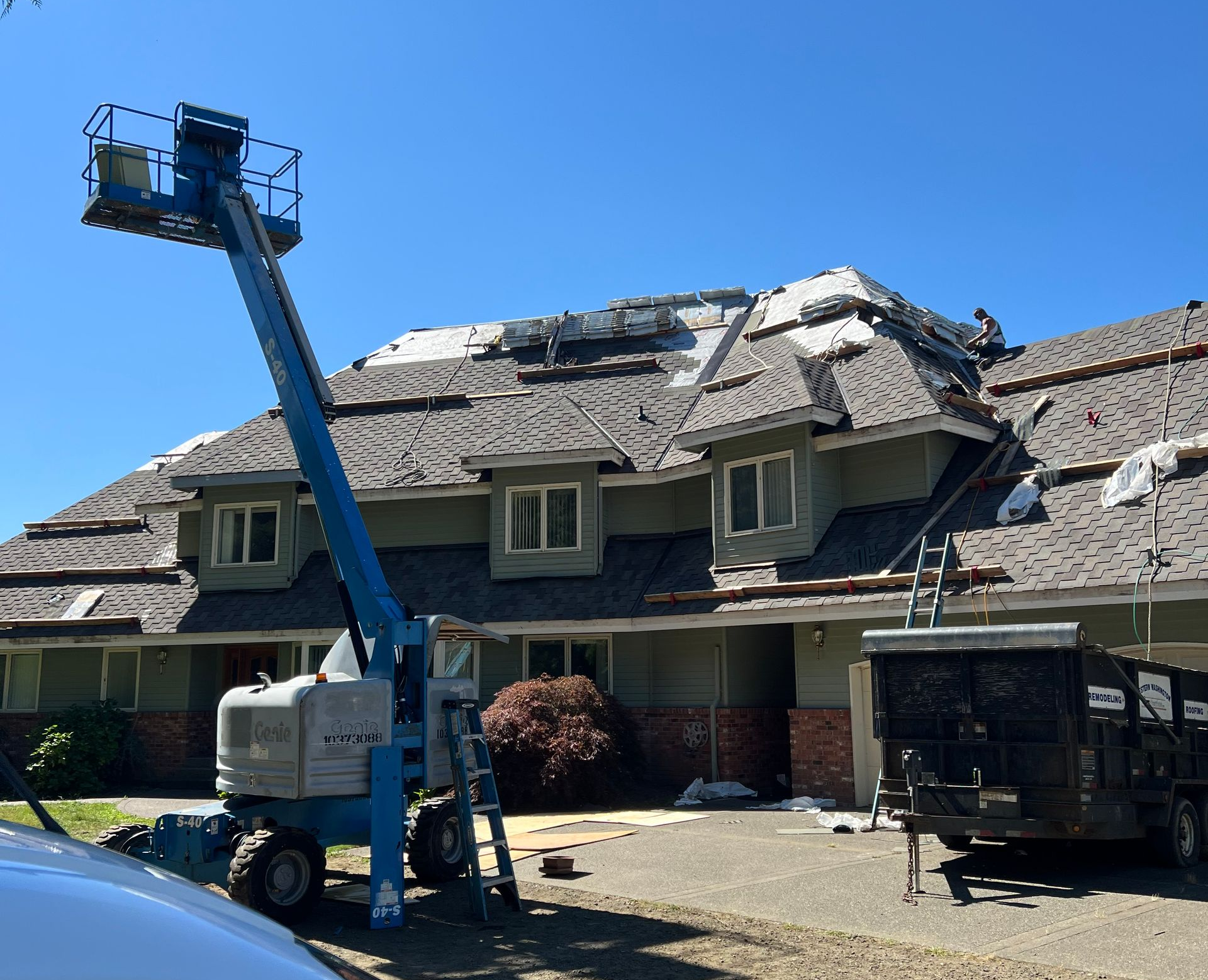 Roof replacement in Ocean Shores, WA performed by Western WA Construction