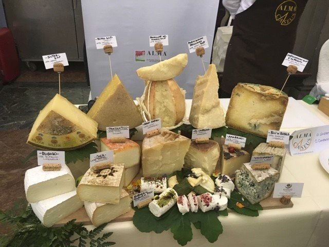 Formaggi di vario tipo