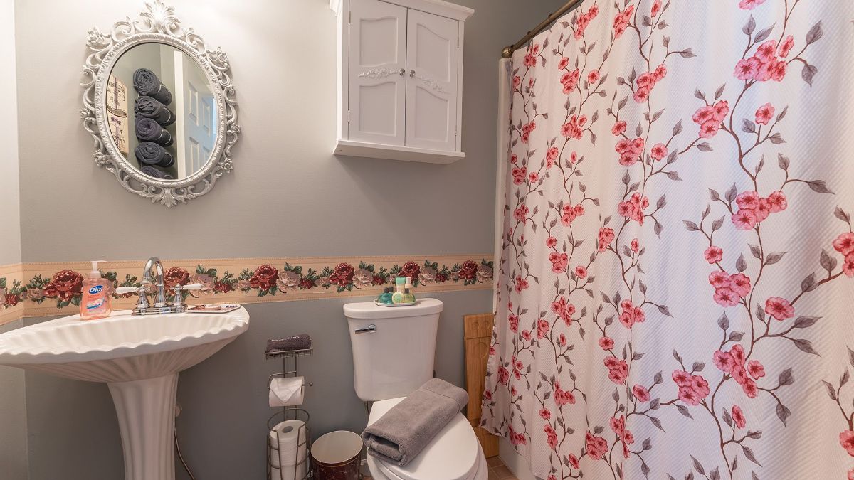 a vintage style bathroom