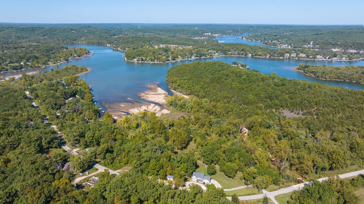 an aerial view of the Hummingbird Inn Camdenton and the Lake of the Ozarks