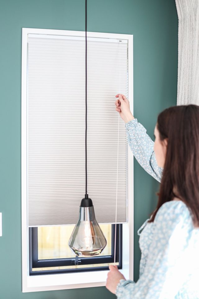 Low Price Window Blinds: Style and Savings Combined () Low Price Window Blinds: Style and Savings Combined