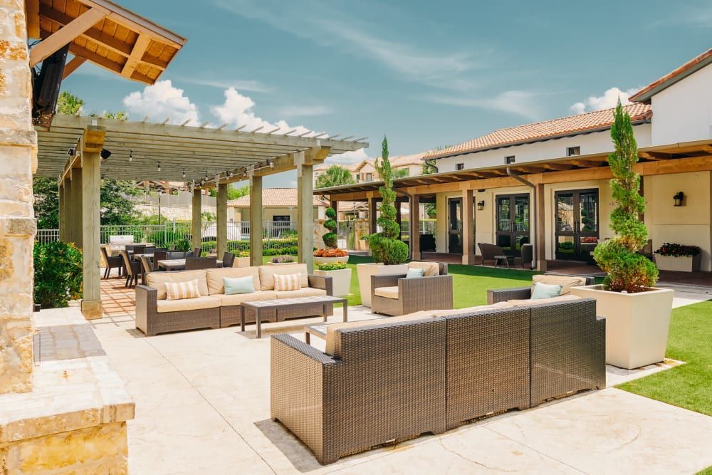 Outdoor seating area at Marquis Cross Mountain in San Antonio, TX.