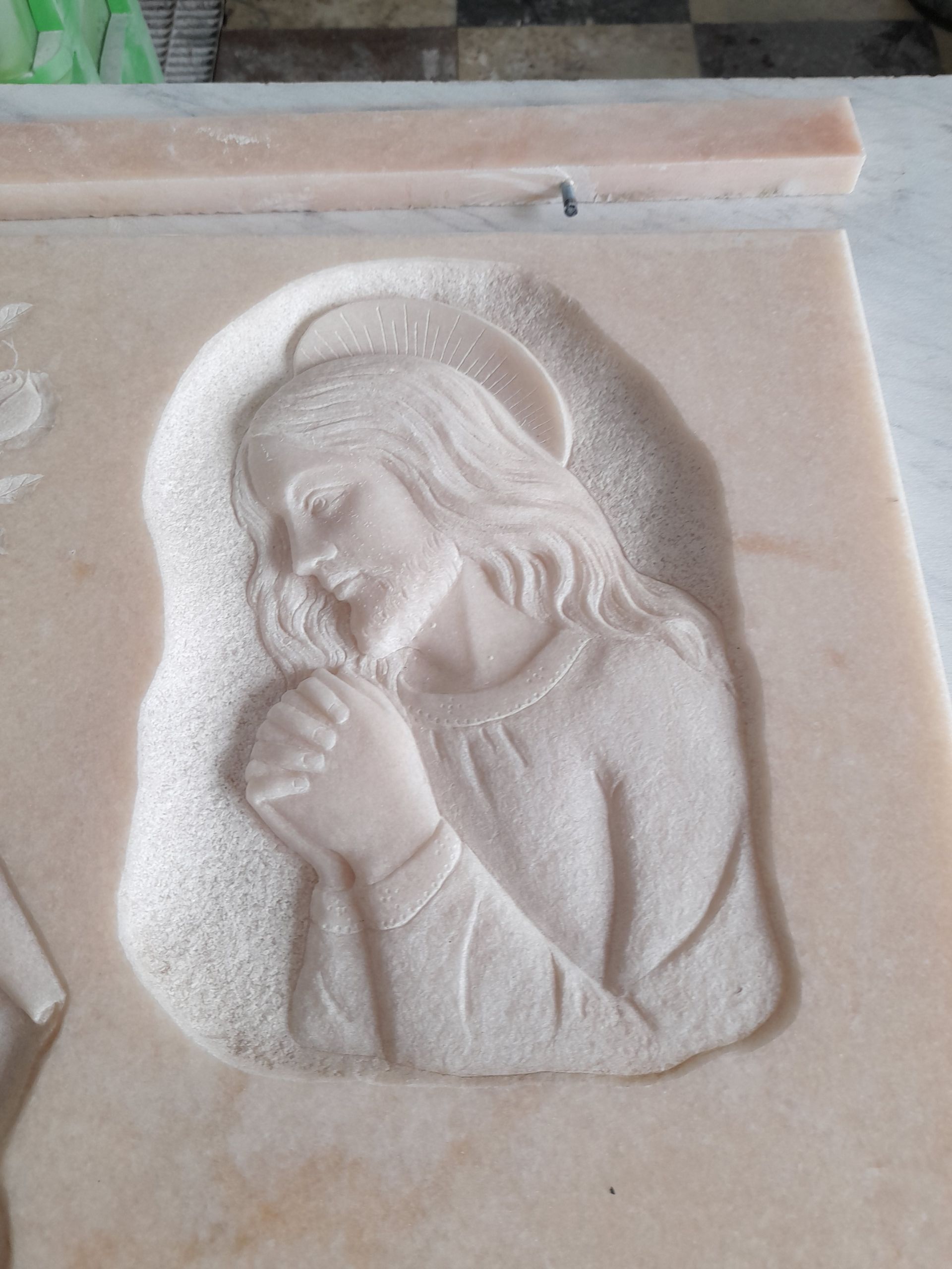 lapide in marmo dettaglio