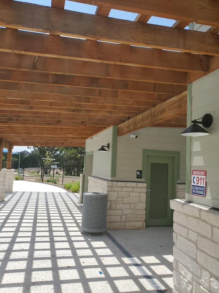 A building with a sign that says c911 on it