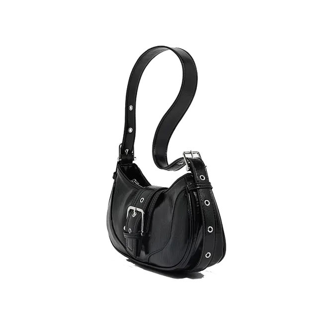 Bolso de hombro negro con herrajes plateados y cierre de hebilla.