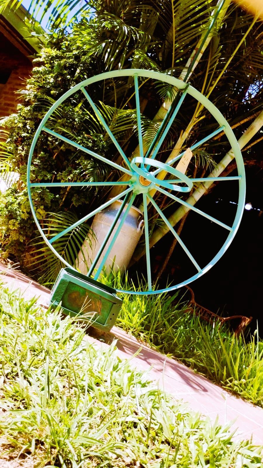 RUEDA COLONIAL DE HIERRO