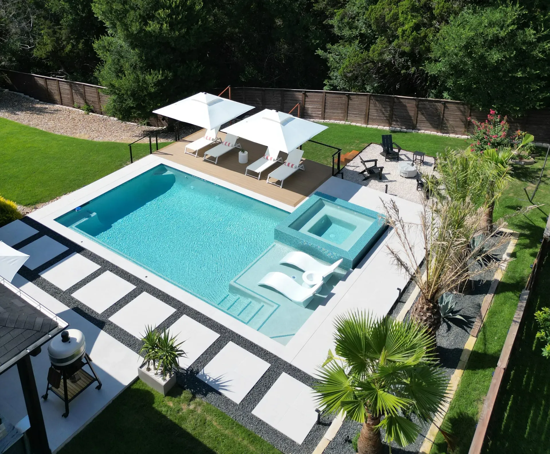 custom pool and outdoor living space by Darnell Pools.