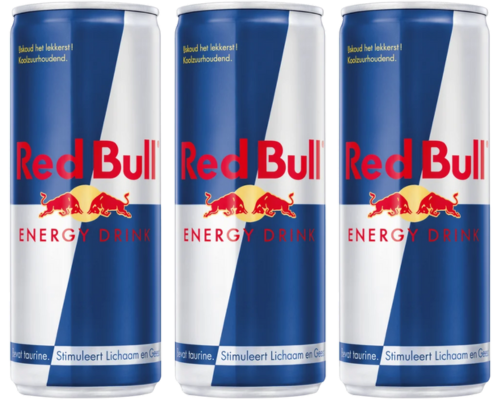 Drie blikjes Red Bull-energiedrank op een witte achtergrond