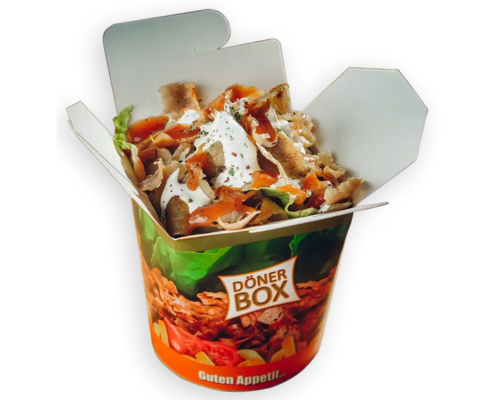 Een donerbox gevuld met eten op een witte achtergrond