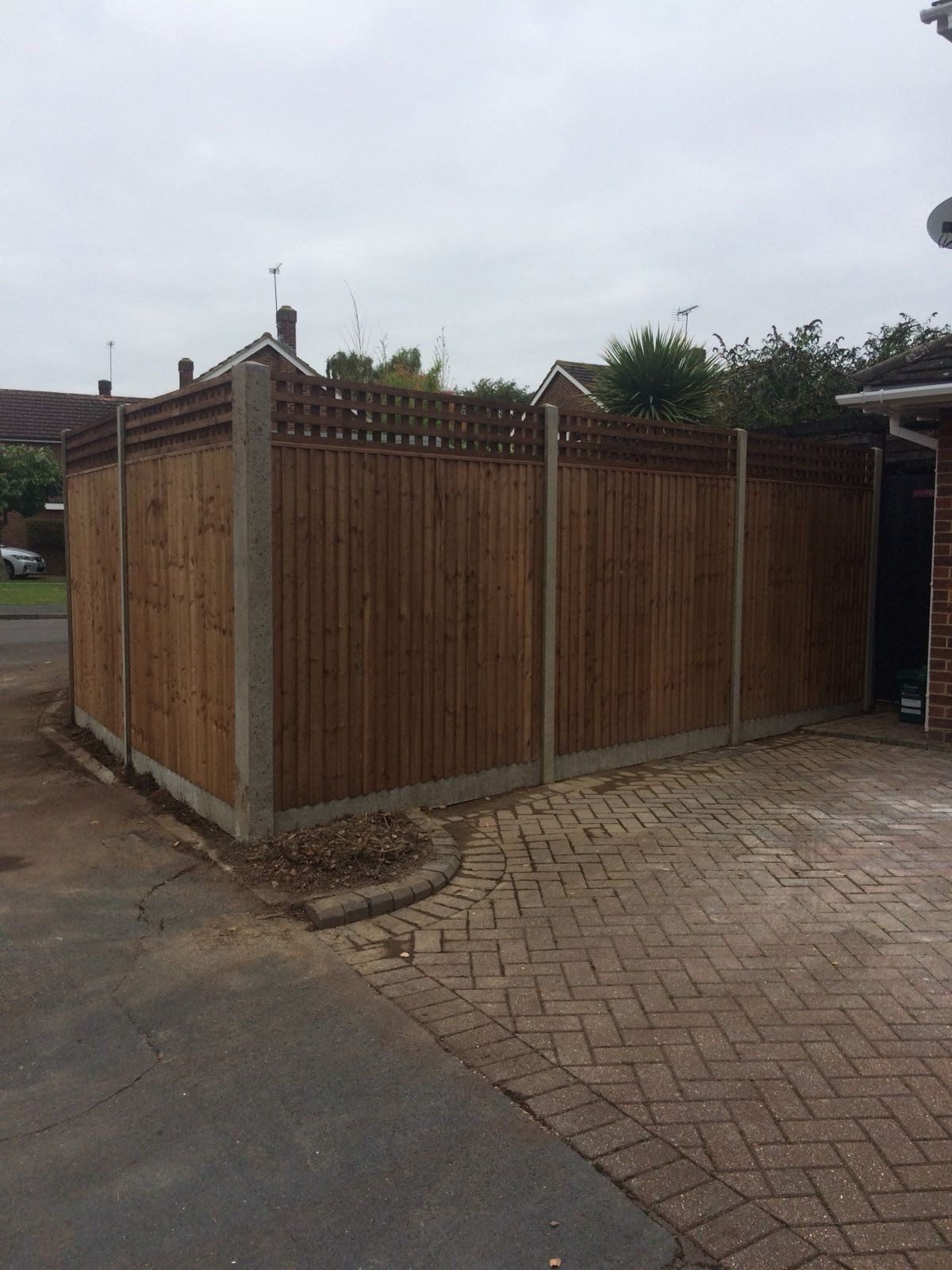 trellis and picket fencing for garden