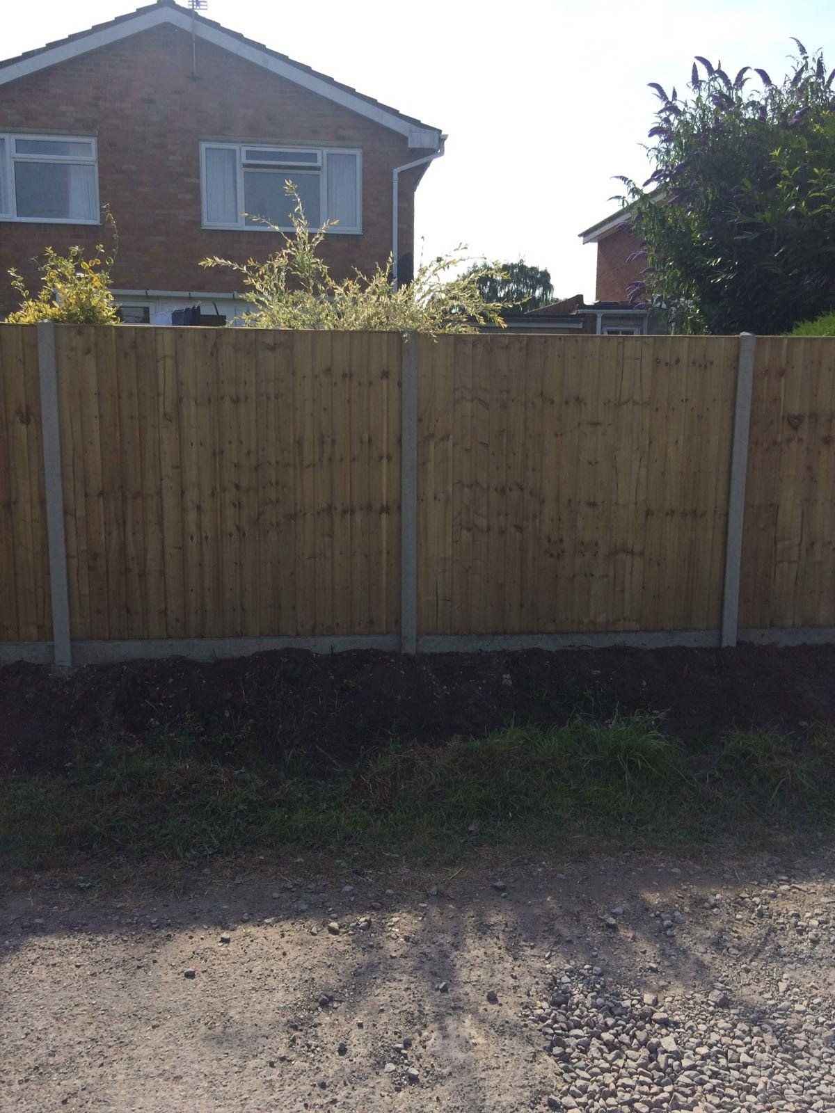 timber fencing services for homes and businesses