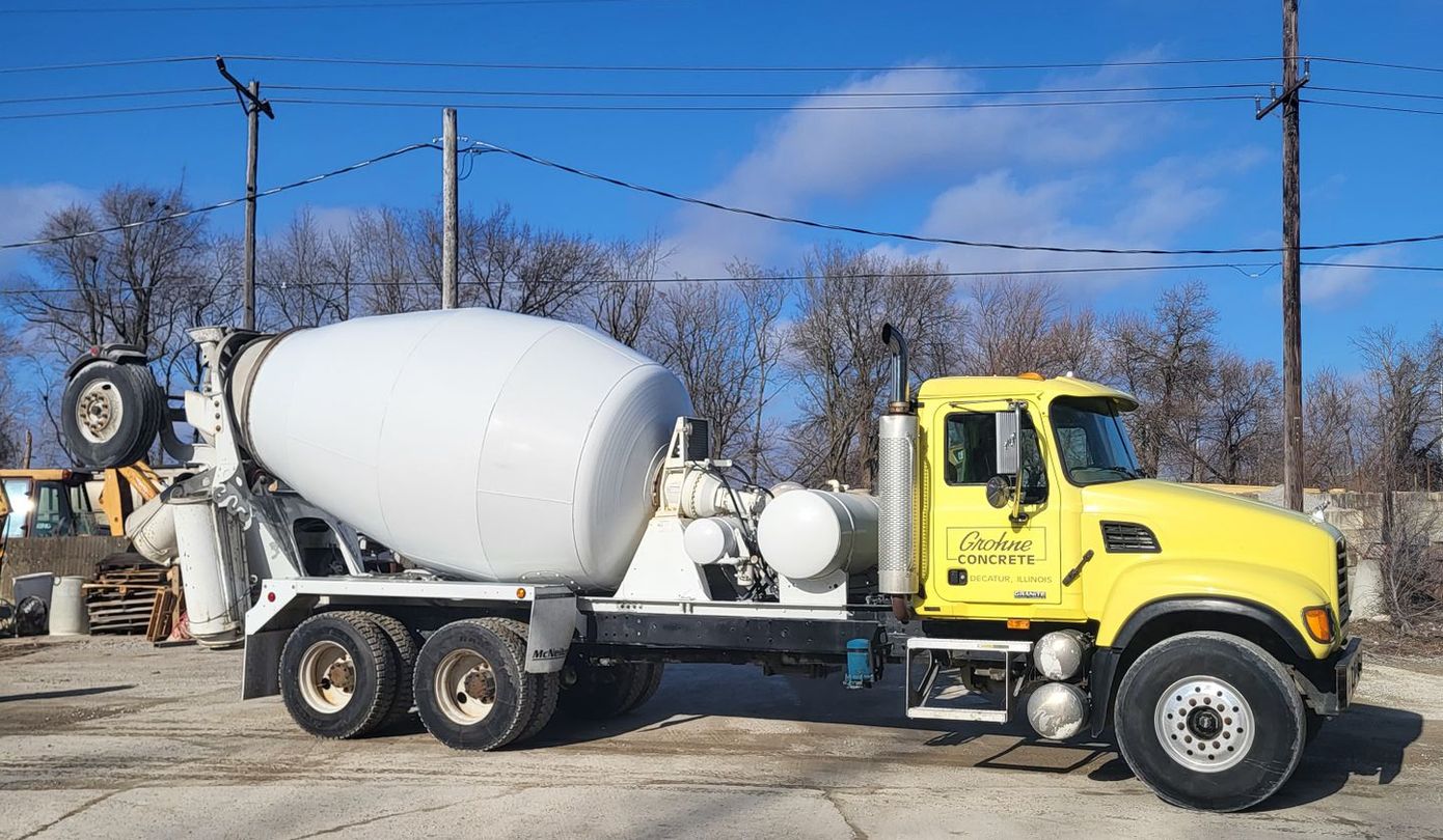 Grohne concrete truck with a yellow front cab