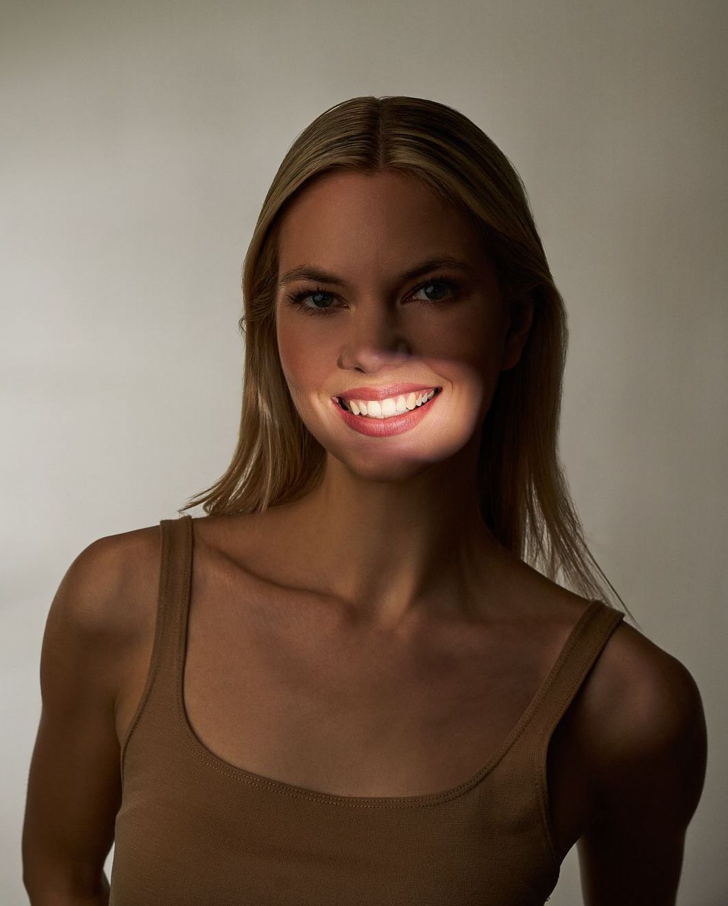 ZAHNFLEISCHLÄCHELN mit Botox / Botulinumtoxin Behandlung. Muskelrelaxans botox Behandlung 