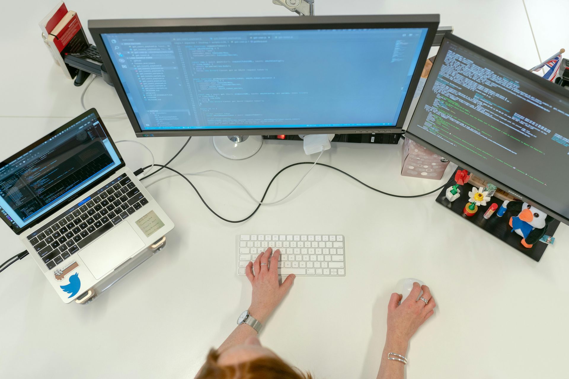 desktop computer photo