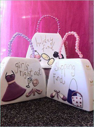 Porcelain handbags with images of clothes