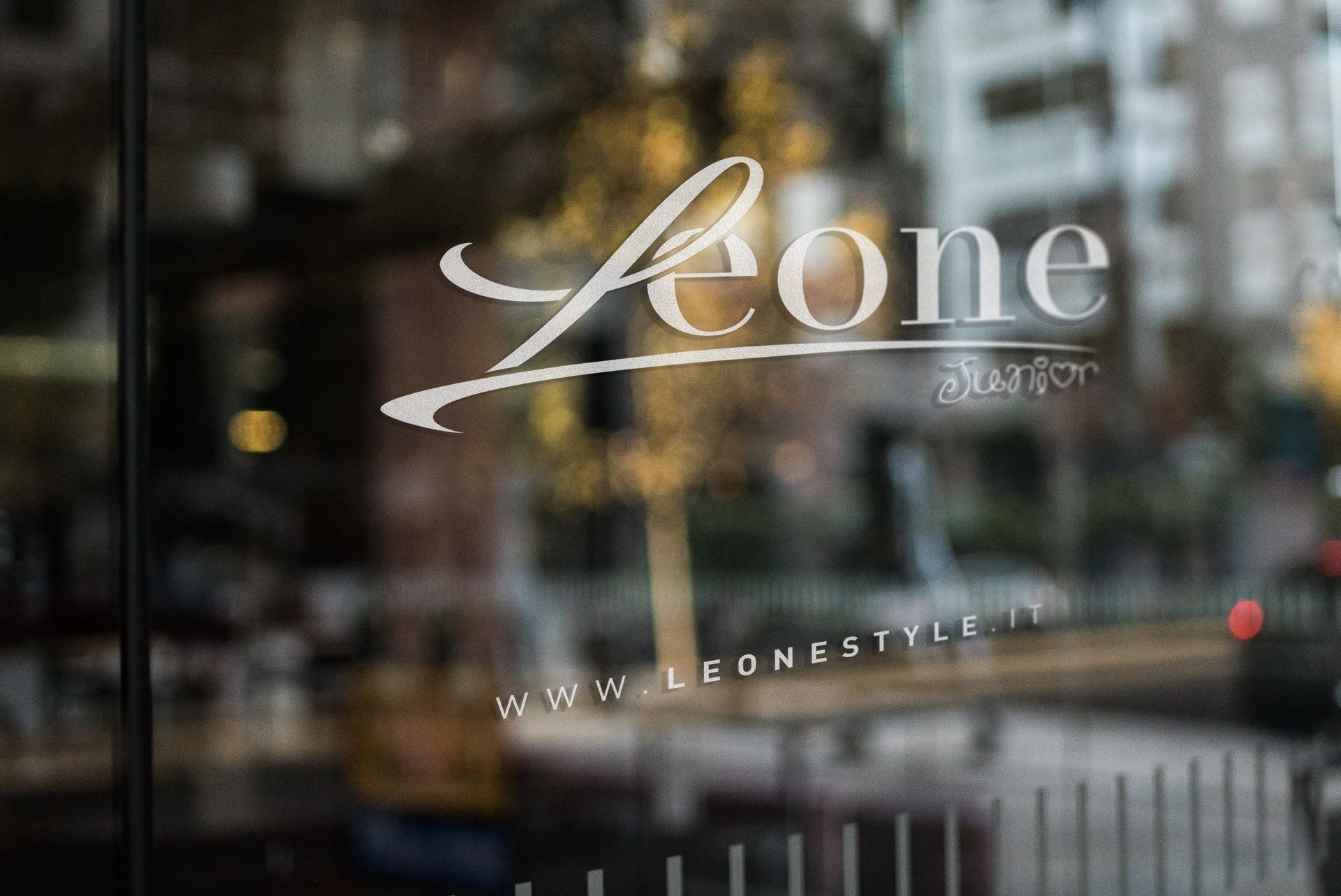 Adesivo vetrina Mockup