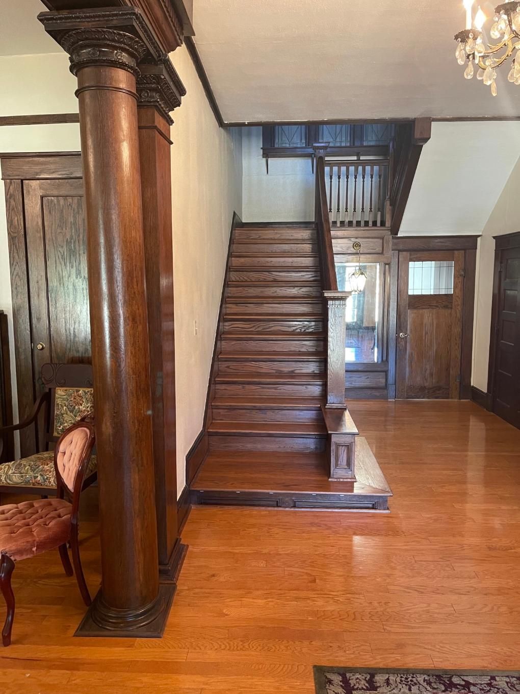 Qualls-Batesville Funeral Service lobby Batesville, AR