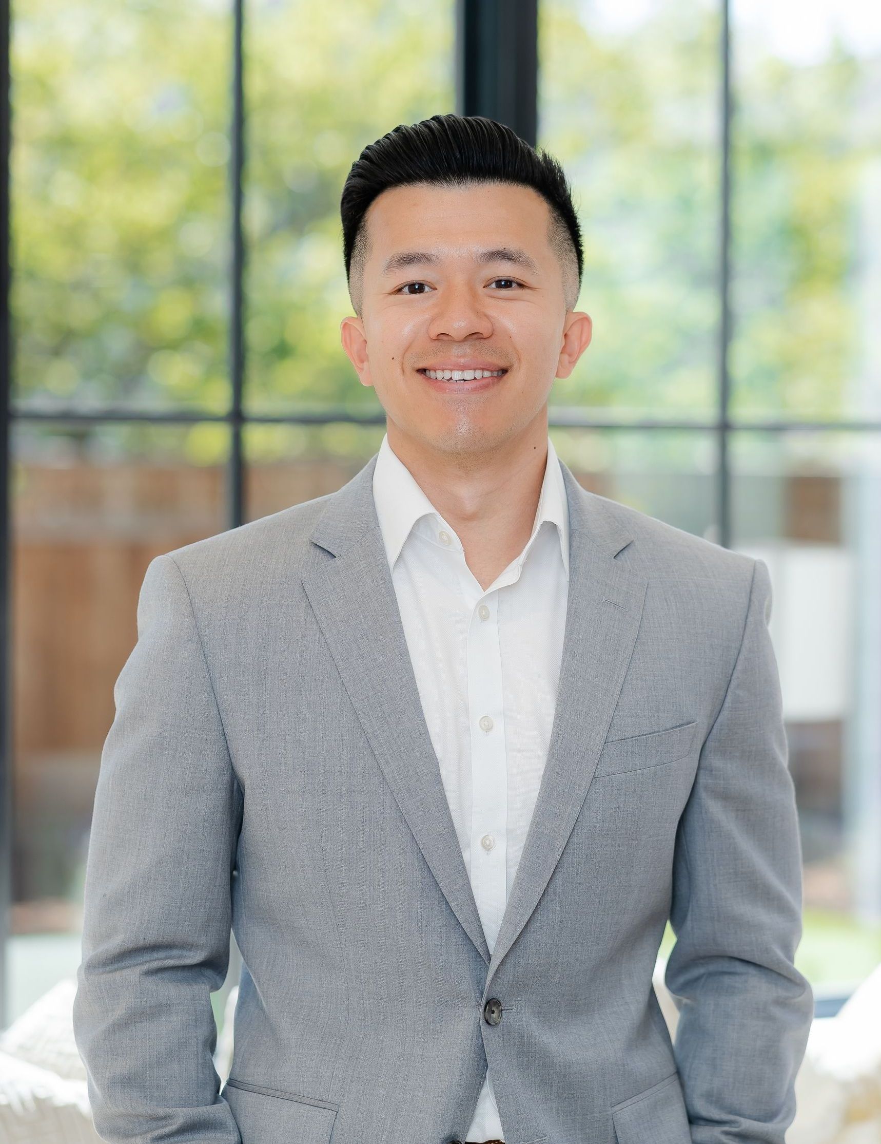 Top San Francisco Bay Area luxury Real Estate Agent. Josh is an accomplished real estate agent who specializes in residential real estate. His work includes assisting many different clienteles, ranging from savvy investors to first time home buyers, and helping them through the entire process of finding and buying a property. Josh has successfully navigated competitive negotiation situations and also understands the importance of keeping his clients informed at every step of the home buying process.