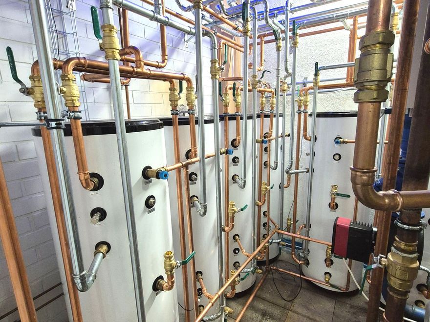 Kaukolämmön korvaaminen energiaremontissa Ilmavesilämpöpumppujärjestelmään | Kätewä Oy, Uusimaa