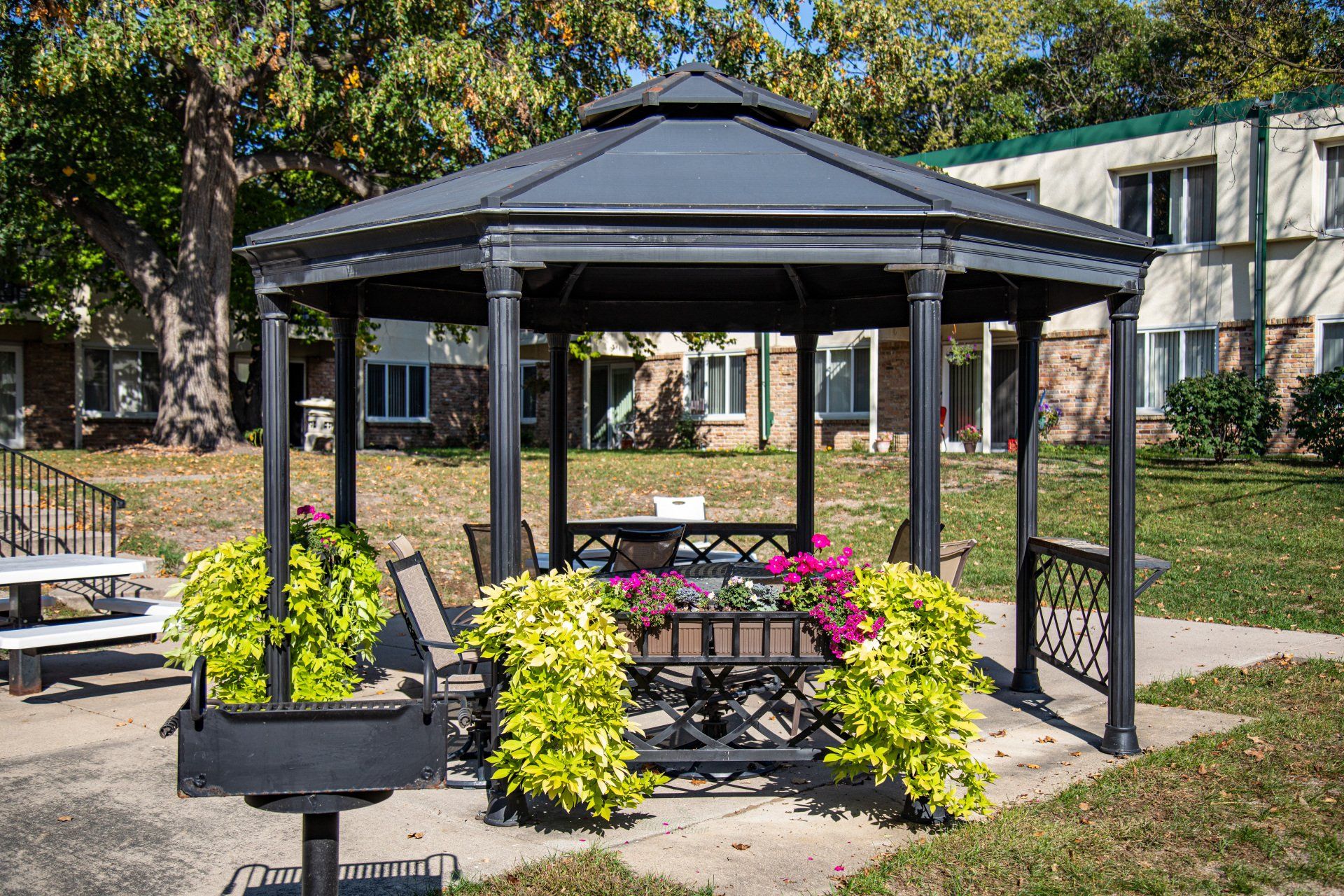 South Minneapolis, MN Parkview Apartments Hegenes Properties