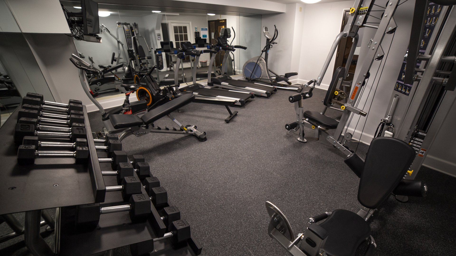 Tree Tops at Calhoun Apartment