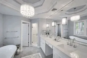 White Bathroom — Gaithersburg, MD — Washingtonian Companies, LLC