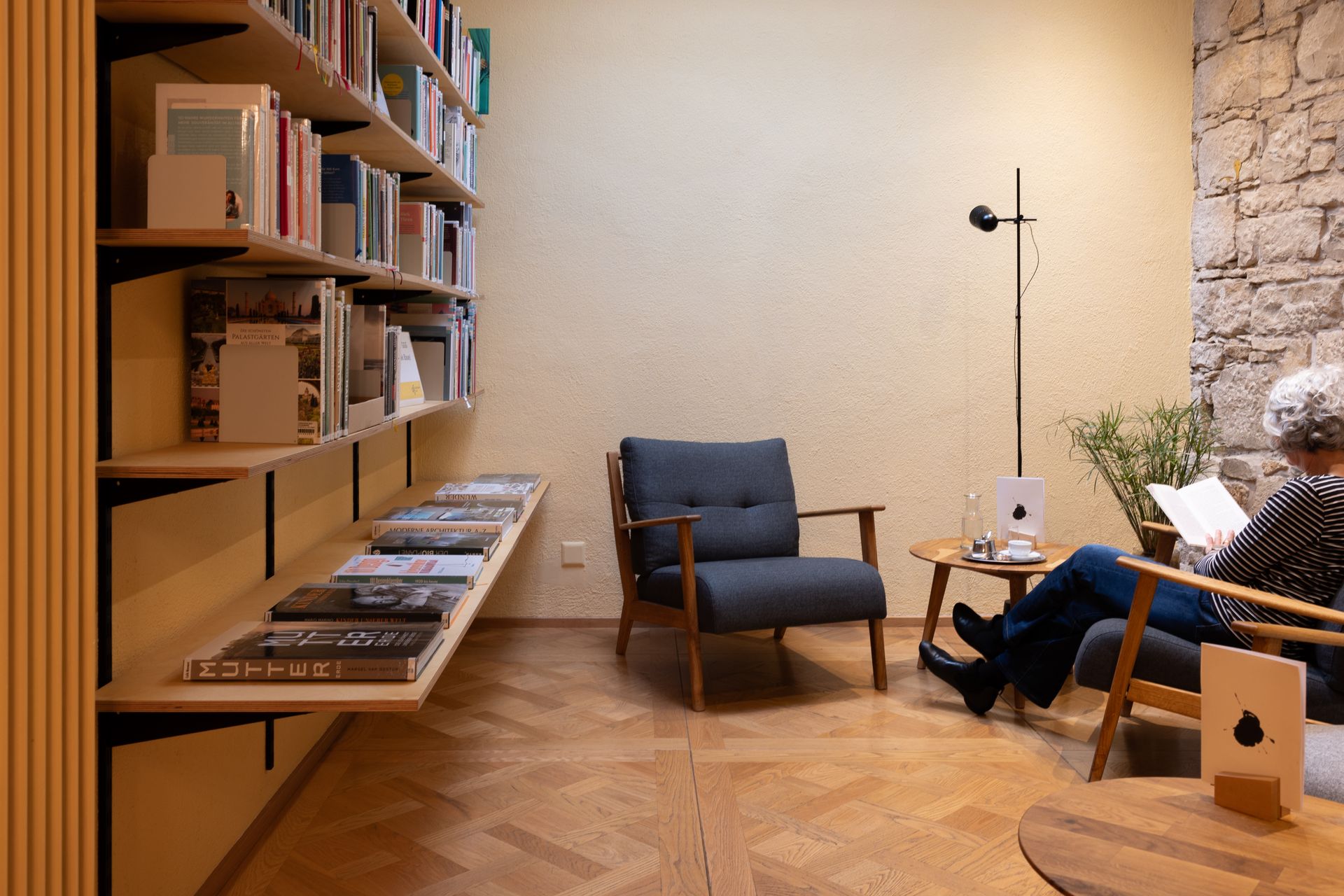 Bilbliothek Moment Café