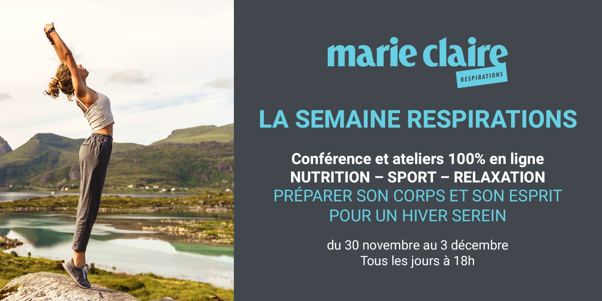 Une femme se tient au sommet d'une montagne avec ses bras en l'air.