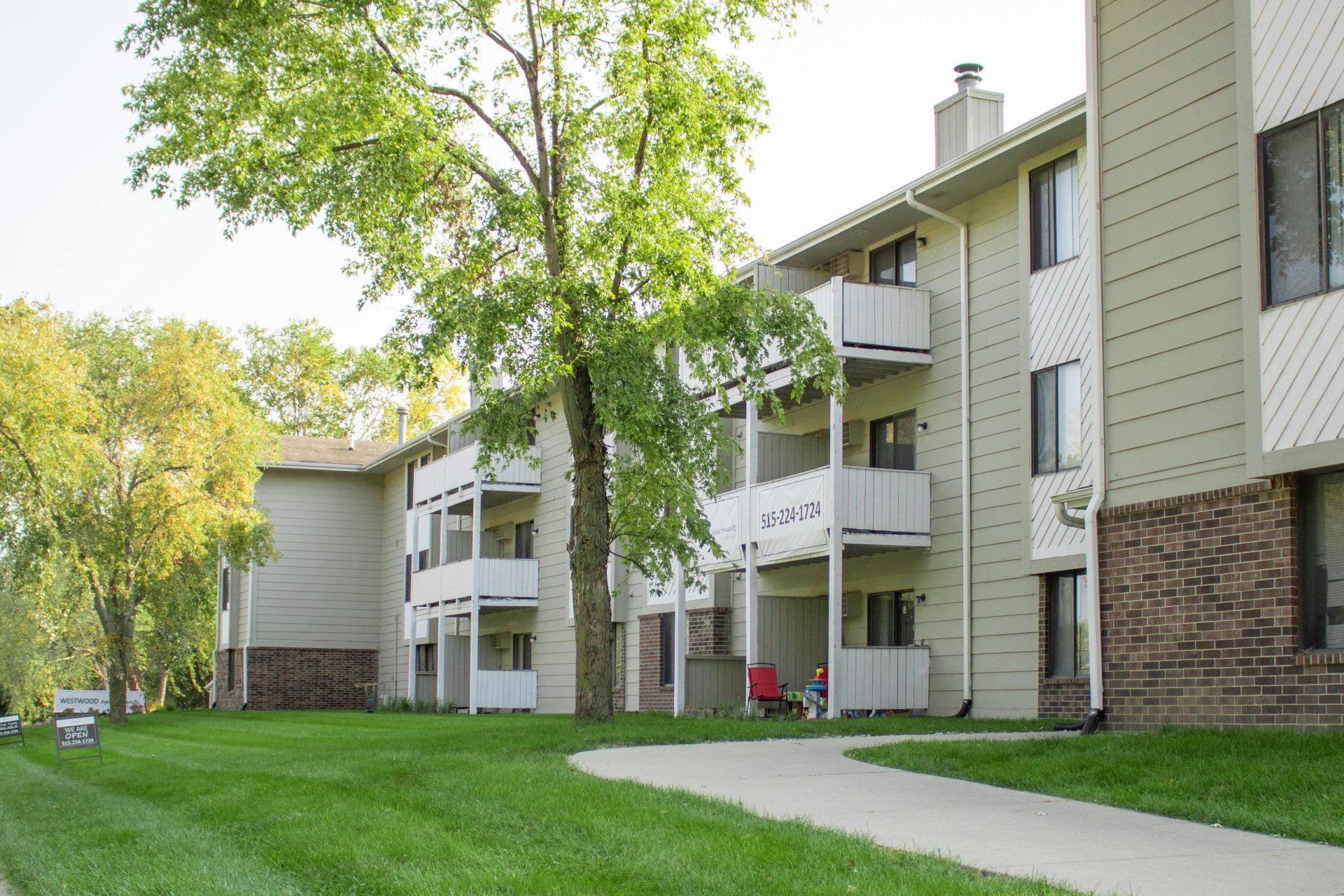 Westwood Apartments | West Des Moines, IA