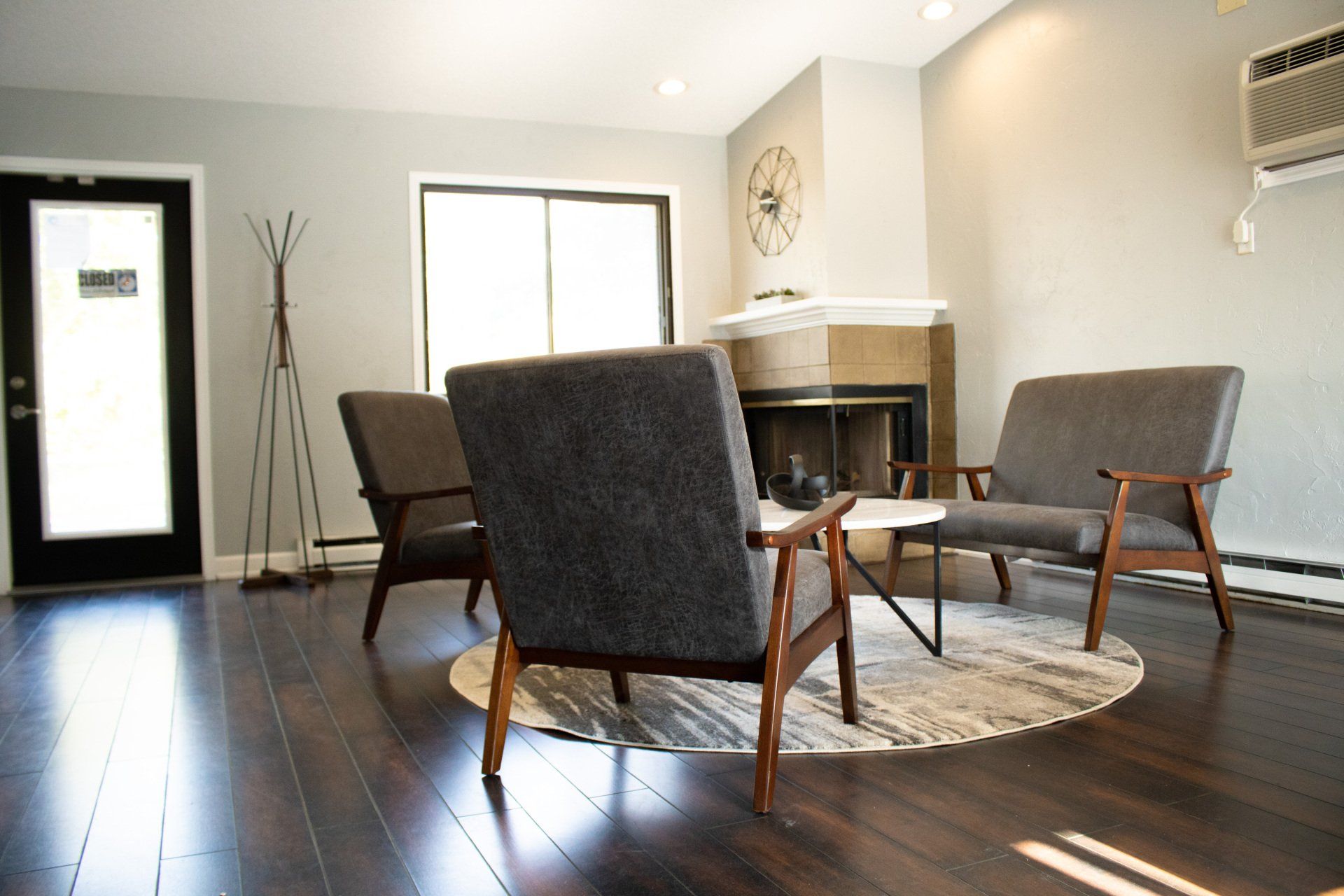 Westwood - Walk-in closet