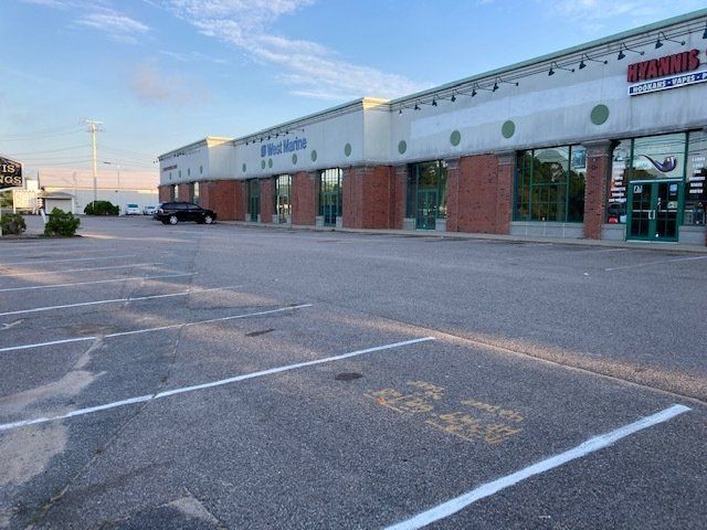 276 FALMOUTH RD parking