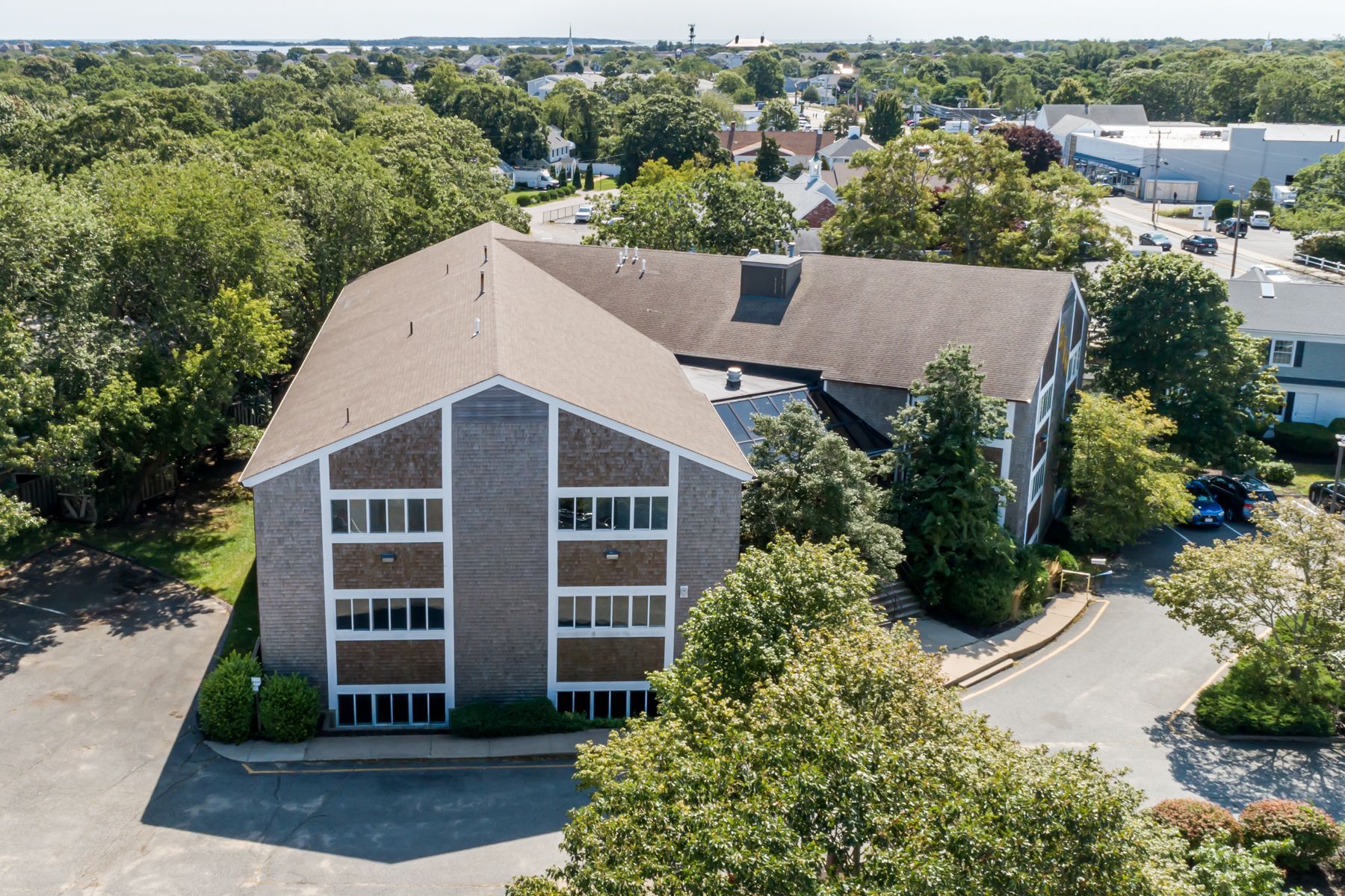 HOLLY HILL exterior 2