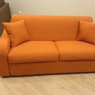 Divano con tessuto colorato