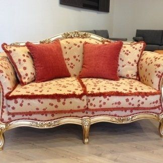 Divano con imbottitura in tessuto realizzata su misura