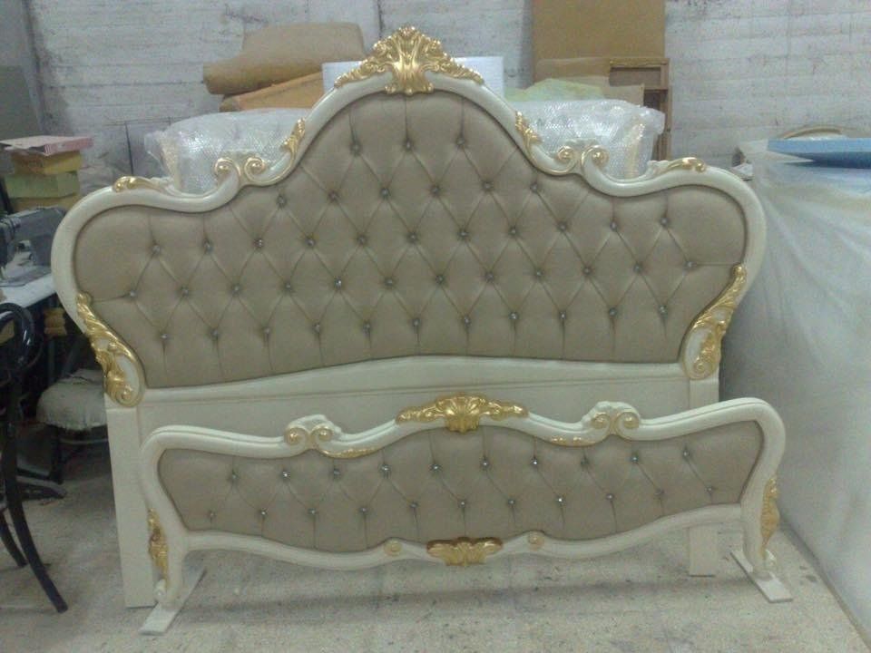 Testiera di un letto imbottita personalizzata