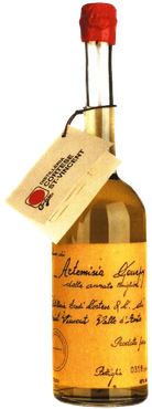 Una bottiglia di vino genep è su uno sfondo bianco.