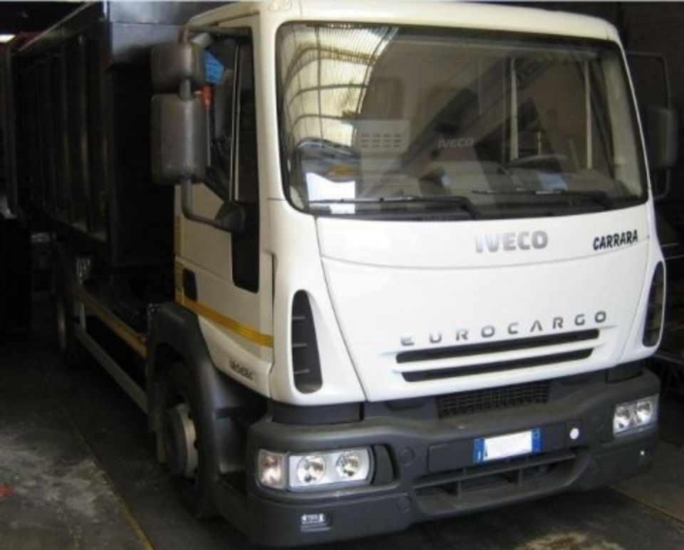 camion per la raccolta dei metalli